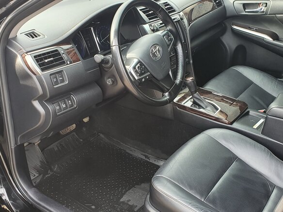 2016 Toyota Camry VII (XV50) Рестайлинг, чёрный, 2400000 рублей - вид 5