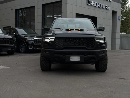 2025 Ram 1500 RHO V Рестайлинг, чёрный, 10500000 рублей, вид 2