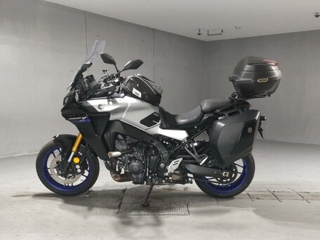 2022 Yamaha MT-09 Tracer (FJ-09), серебристый, 1399000 рублей, вид 1