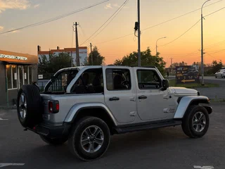 2022 Jeep Wrangler IV (JL), серый, 4400000 рублей, вид 4