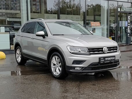 2018 Volkswagen Tiguan II, серебристый, 2573000 рублей, вид 3
