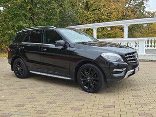 2015 Mercedes-Benz M-Класс 300 III (W166), чёрный, 2700000 рублей, вид 2