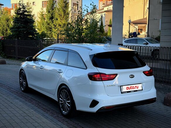 2020 Kia Ceed III, белый - вид 13