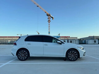 2023 Volkswagen Golf VIII, белый, 1535000 рублей, вид 5