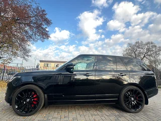 2021 Land Rover Range Rover IV Рестайлинг, чёрный, 7600000 рублей, вид 4