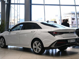 2023 Hyundai Elantra VII (CN7) Рестайлинг, белый, 1859000 рублей, вид 4