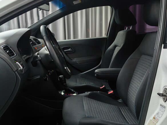 2012 Volkswagen Polo V, белый, 620000 рублей - вид 8