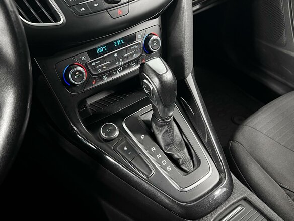 2017 Ford Focus III Рестайлинг, белый, 1275000 рублей - вид 18