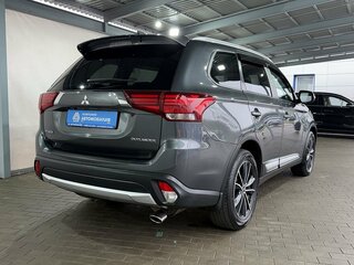 2017 Mitsubishi Outlander III Рестайлинг 2, серый, 1829000 рублей, вид 5
