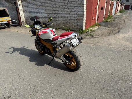 2009 Aprilia Tuono 1000, красный, 450000 рублей, вид 2