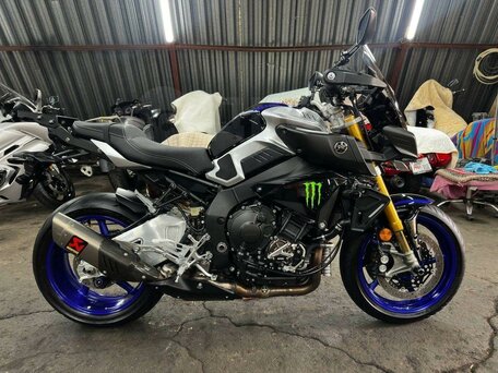 2017 Yamaha MT-10SP, серебристый, 1390000 рублей, вид 3