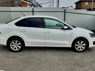 2015 Volkswagen Polo V Рестайлинг, белый, 1200000 рублей, вид 3