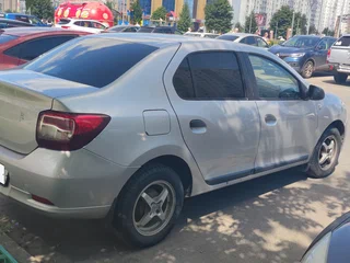 2014 Renault Logan II, серый, 410000 рублей, вид 2