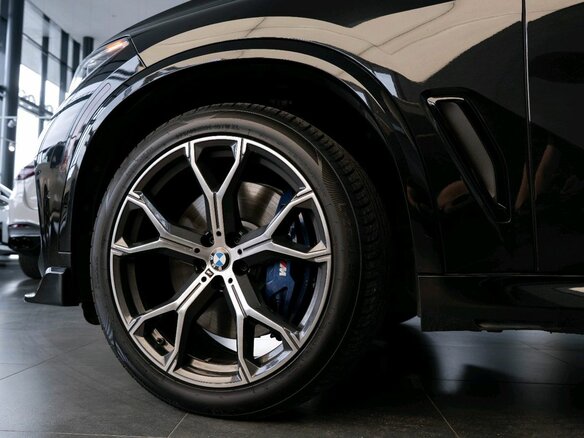 2019 BMW X5 40i IV (G05/G18), чёрный, 7090000 рублей - вид 3