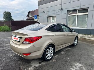 2013 Hyundai Solaris I, бежевый, 550000 рублей, вид 3