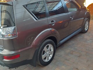2011 Mitsubishi Outlander II Рестайлинг, коричневый, 999000 рублей, вид 2