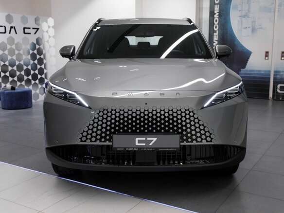 2026 Omoda C7, серебристый, 3499000 рублей - вид 3