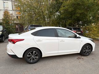 2021 Hyundai Solaris II Рестайлинг, белый, 1300000 рублей, вид 3