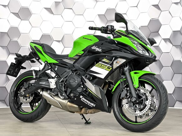 2018 Kawasaki Ninja 650, зелёный, 599000 рублей