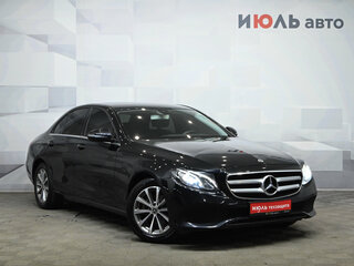 2017 Mercedes-Benz E-Класс 200 V (W213, S213, C238), чёрный, 2580000 рублей, вид 3