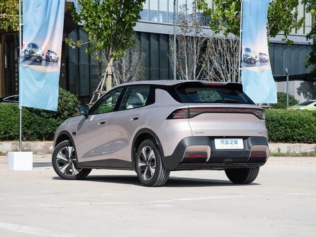 2026 Changan Qiyuan Q05 51.9 kWh II, розовый, 2483900 рублей, вид 5