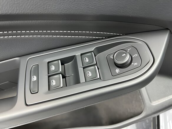 2023 Volkswagen Golf VIII, серый, 1990000 рублей - вид 17