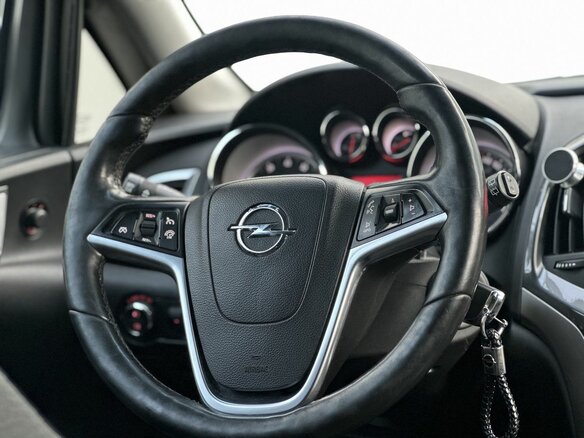 2013 Opel Astra J Рестайлинг, чёрный, 780000 рублей - вид 16
