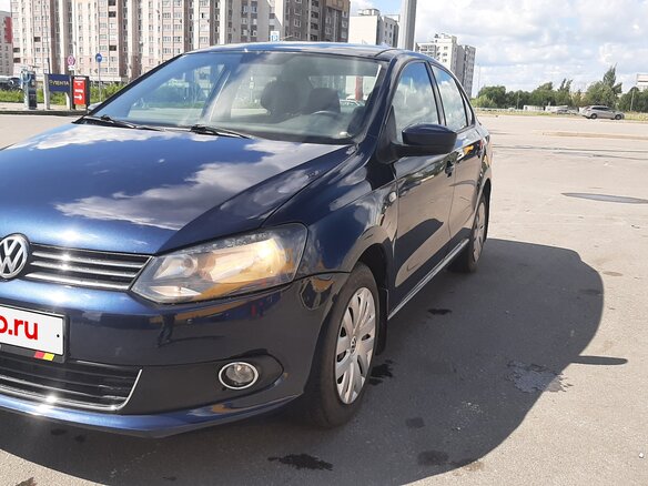 2015 Volkswagen Polo V, синий - вид 2