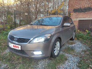2011 Kia Ceed I Рестайлинг, бежевый, 850000 рублей, вид 2