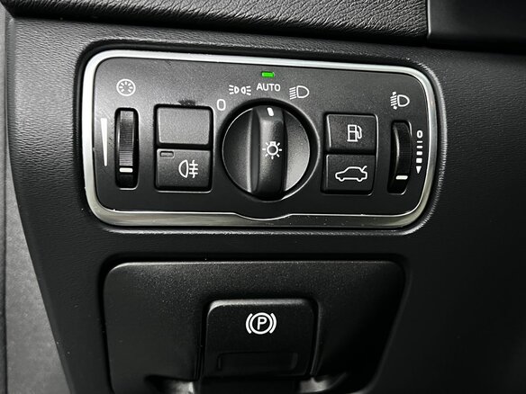 2016 Volvo V60 I Рестайлинг, серебристый - вид 17