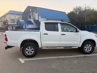 2013 Toyota Hilux VII Рестайлинг, белый, 2000000 рублей, вид 4