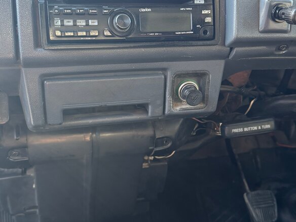 1995 Toyota Dyna, белый, 850000 рублей - вид 10