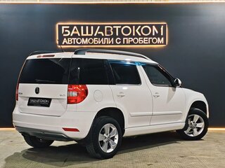 2015 Skoda Yeti I Рестайлинг, белый, 1100000 рублей, вид 3