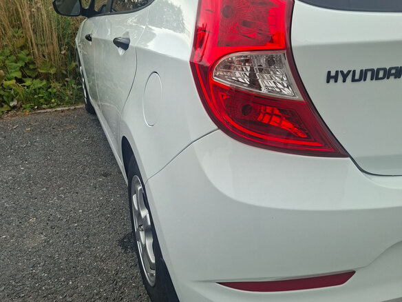 2015 Hyundai Solaris I Рестайлинг, белый - вид 17
