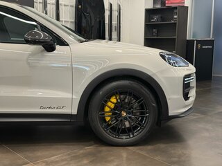 2023 Porsche Cayenne Coupé III Рестайлинг, серый, 14900000 рублей, вид 4
