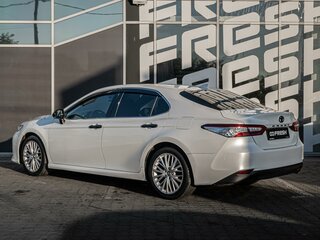 2018 Toyota Camry VIII (XV70), белый, 2288000 рублей, вид 2