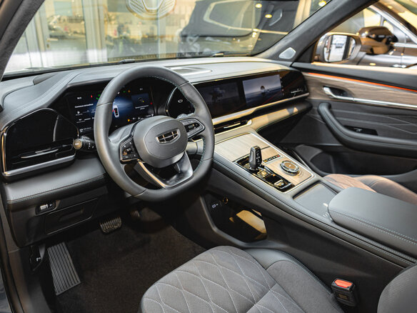 2026 Geely Monjaro I Рестайлинг, серый, 4954990 рублей - вид 8
