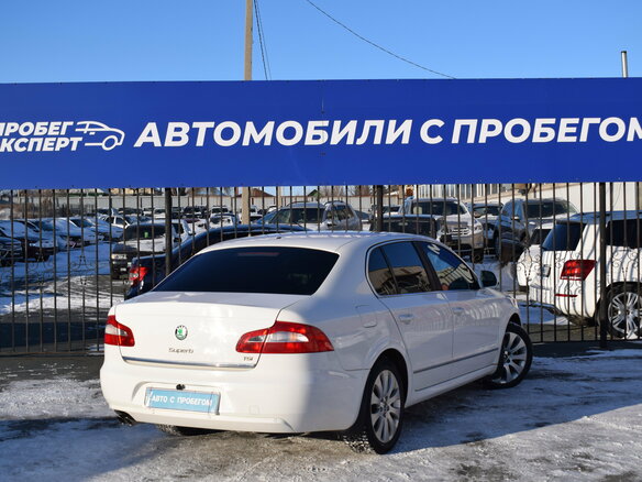 2011 Skoda Superb II, белый, 750000 рублей - вид 5