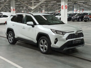 2020 Toyota RAV4 V (XA50), белый, 3200000 рублей, вид 3