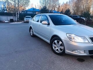 2012 Skoda Octavia II (A5) Рестайлинг, серебристый, 800000 рублей, вид 2