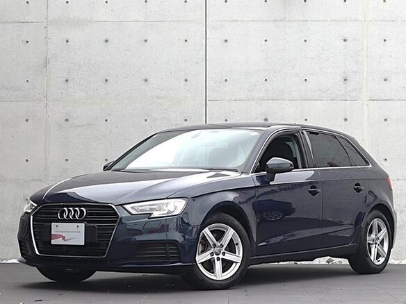 2022 Audi A3 Sportback 30 TFSI IV (8Y), синий, 1415009 рублей