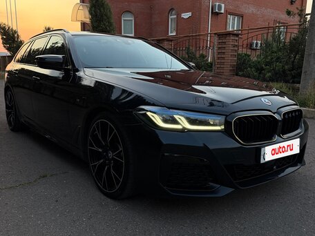 2020 BMW 5 серии 540d xDrive VII (G30/G31/G38) Рестайлинг, синий, 4350000 рублей, вид 4