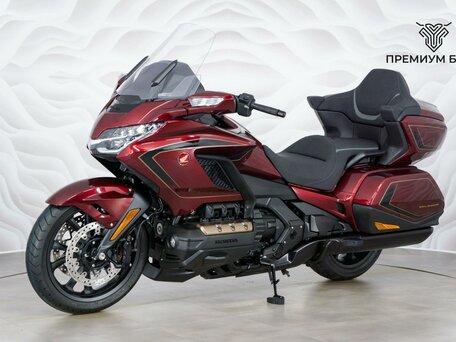 2025 Honda GL 1800 Gold Wing, красный, 3599000 рублей, вид 3