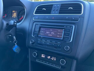2015 Volkswagen Polo V, синий, 780000 рублей, вид 2