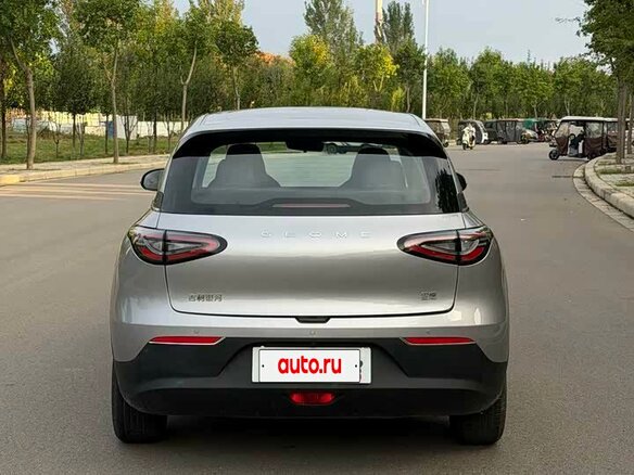 2025 Geely EX2, серебристый, 1210750 рублей - вид 4