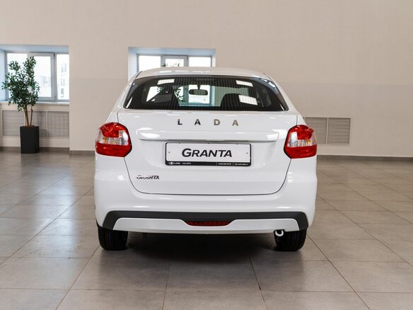 2026 Lada (ВАЗ) Granta I Рестайлинг, белый - вид 6