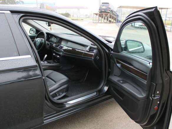 2010 BMW 7 серии Long 750Li V (F01/F02/F04), чёрный, 1415000 рублей - вид 18