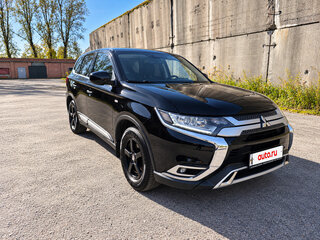 2019 Mitsubishi Outlander III Рестайлинг 3, чёрный, 2250000 рублей, вид 1