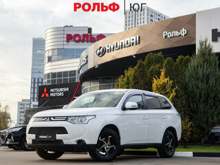 2013 Mitsubishi Outlander III, белый, 1048000 рублей, вид 1