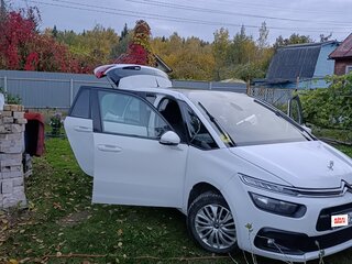 2017 Citroen C4 Picasso Grand II Рестайлинг, белый, 900000 рублей, вид 3